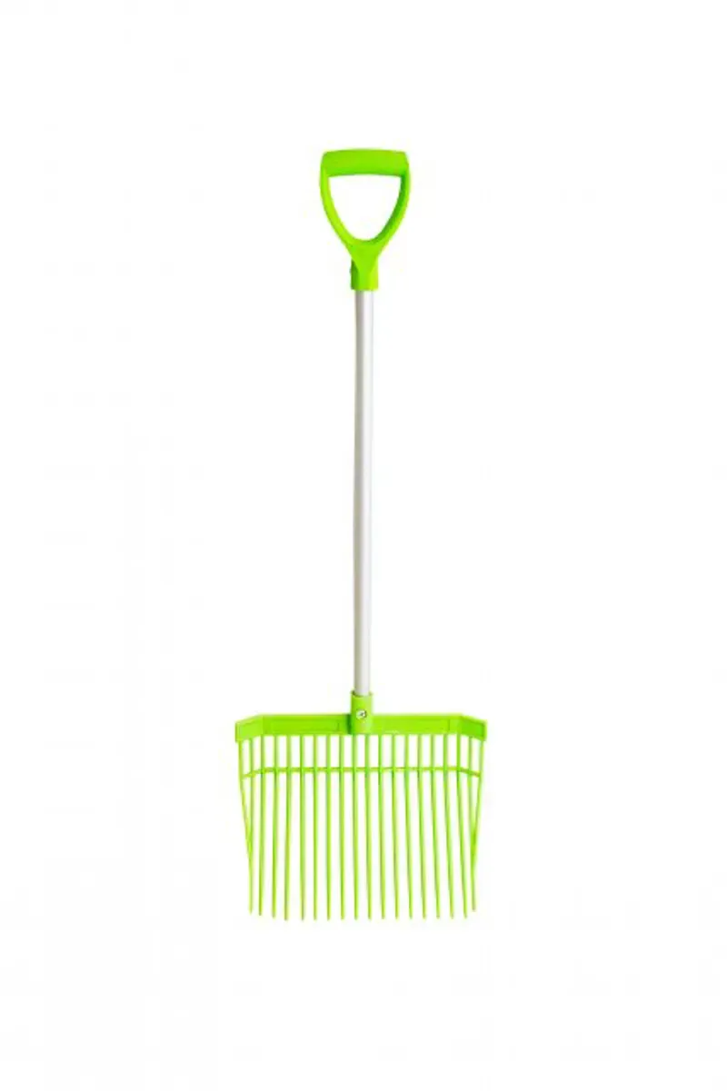 Red Gorilla Short D Handle Bedding Fork in Pistachio