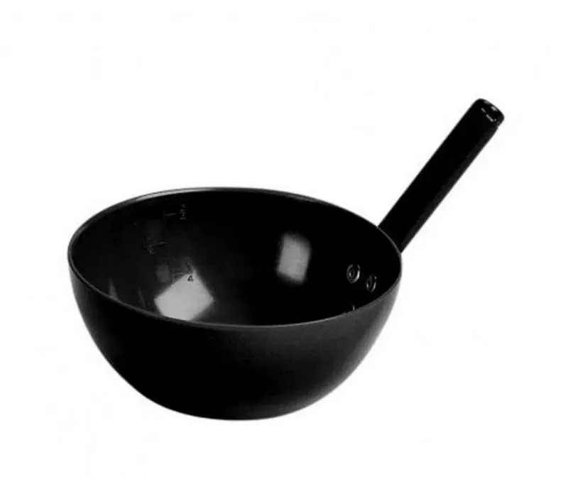 Harold Moore Plastic Round Feed Scoop in Black