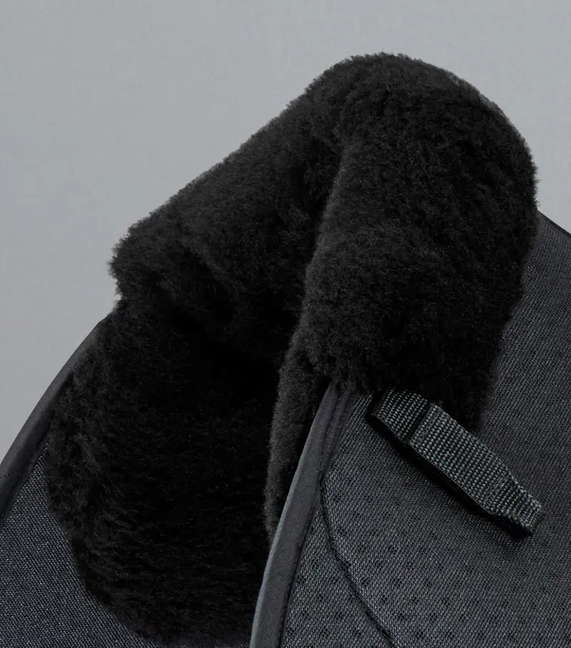 Premier Equine Close Contact Airtechnology Shockproof Wool GP/Jump Square in Black/Black-2