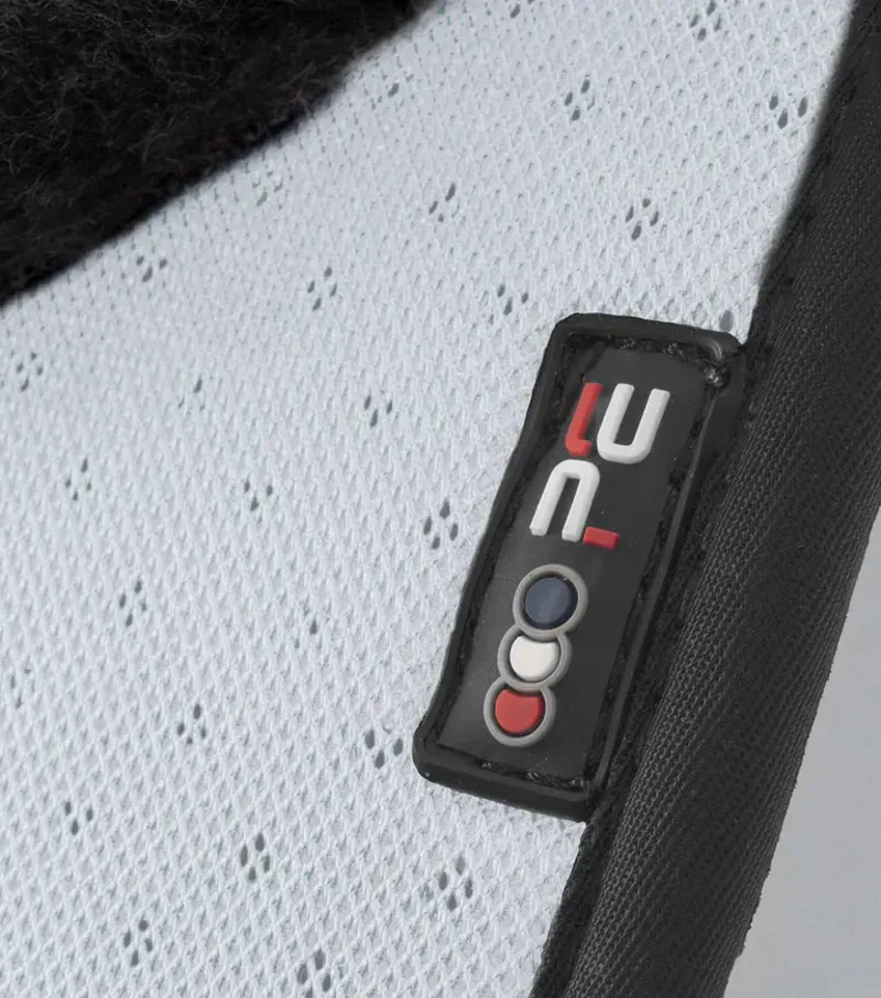 Premier Equine Close Contact Airtechnology Shockproof Wool GP/Jump Square in White/Black-3