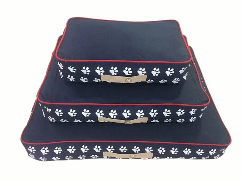 Companion Accessories Country Dog Mattress in Navy/White/Red Binding