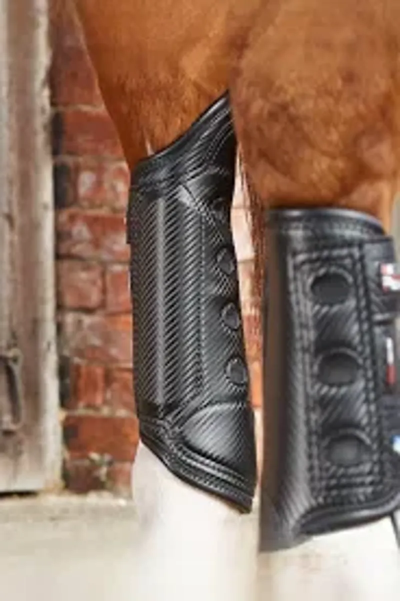 Carbon Tech Air Cooled Eventing Boots / / Black