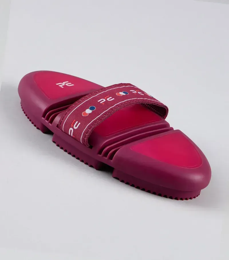Premier Equine Soft-Touch Flexi Curry Comb in Wine Fuchsia-1