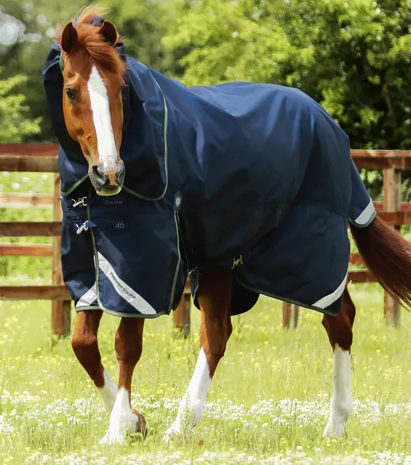 Premier Equine 40g Titan Turnout Rug With Snug-Fit Neck Cover in Navy